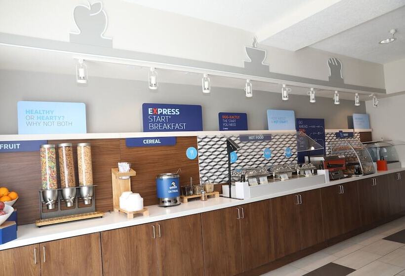 Holiday Inn Express Hotel & Suites Albuquerque Airport, An Ihg