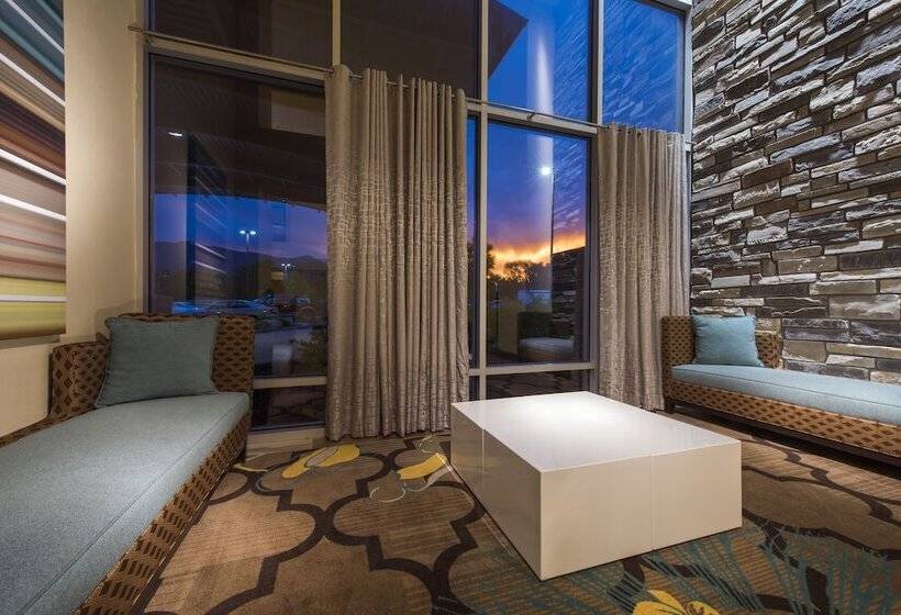 فندق Holiday Inn Express & Suites Colorado Springs Central, An Ihg