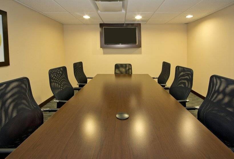 فندق Holiday Inn Express & Suites Colorado Springs Central, An Ihg