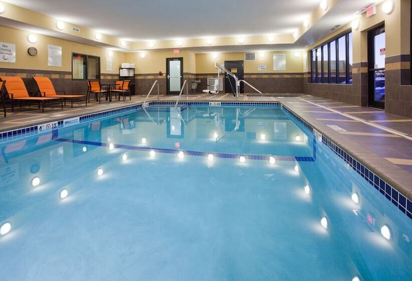 فندق Holiday Inn Express & Suites Fort Dodge, An Ihg