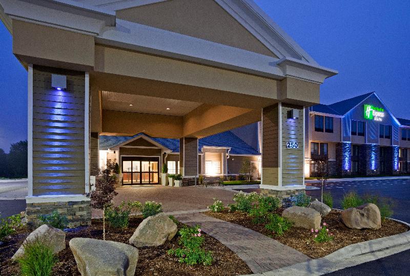 فندق Holiday Inn Express & Suites Willmar, An Ihg