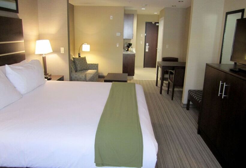 فندق Holiday Inn Express Golden Kicking Horse, An Ihg
