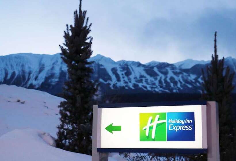 فندق Holiday Inn Express Golden Kicking Horse, An Ihg