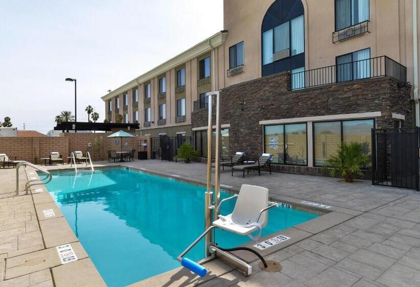 فندق Holiday Inn Express & Suites Indio   Coachella Valley, An Ihg