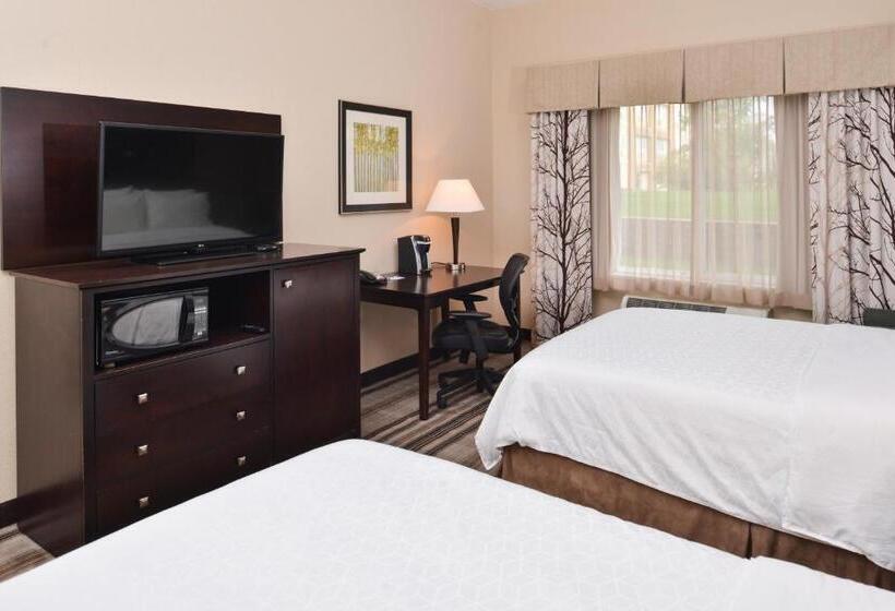 בית מלון כפרי Holiday Inn Express & Suites Emporia Northwest, An Ihg