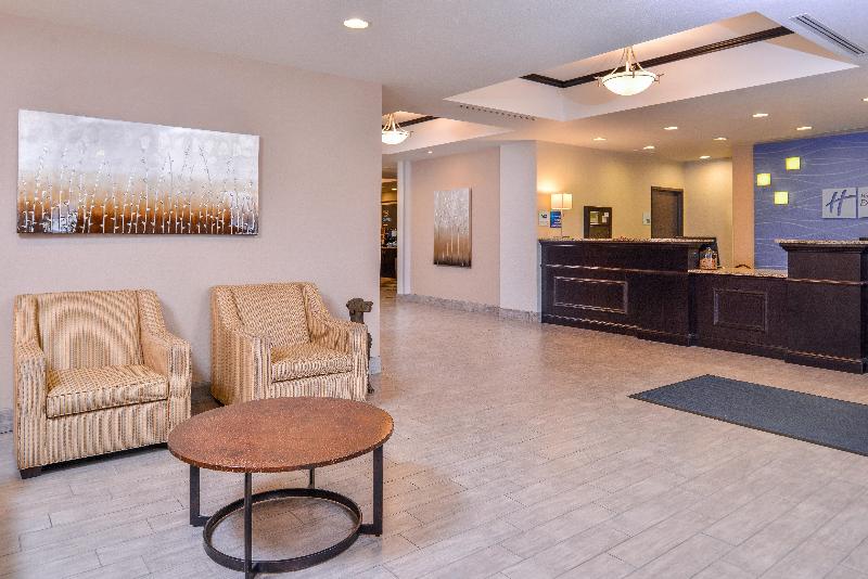 בית מלון כפרי Holiday Inn Express & Suites Emporia Northwest, An Ihg