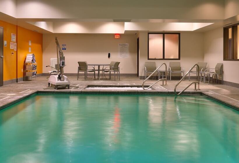 호텔 Holiday Inn Express & Suites Overland Park, An Ihg