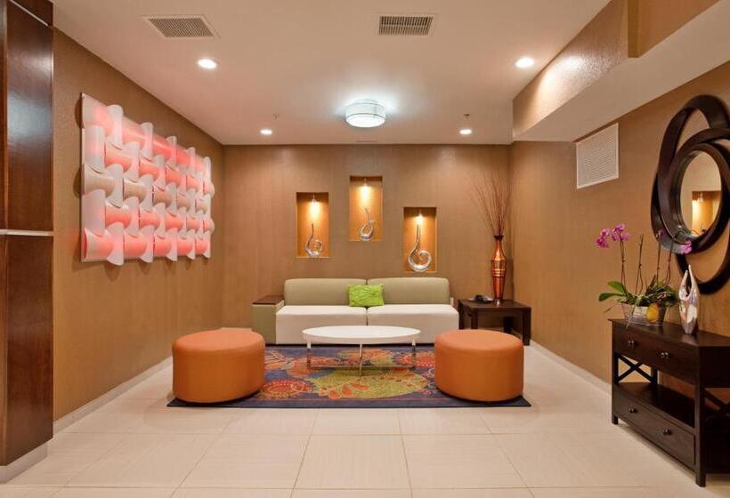 فندق Holiday Inn Express & Suites St Louis Airport, An Ihg