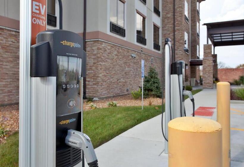 ホテル Holiday Inn Express & Suites St Louis Airport, An Ihg