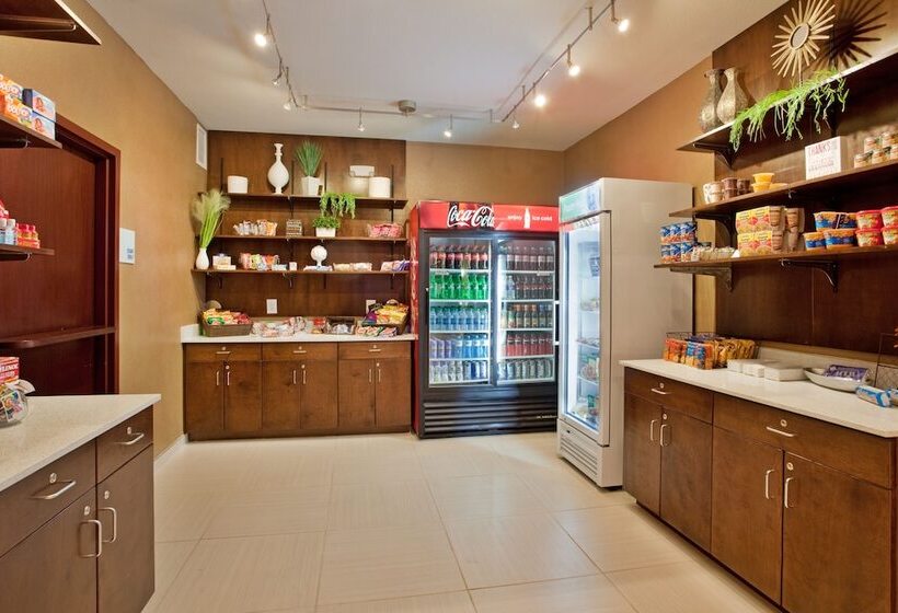 ホテル Holiday Inn Express & Suites St Louis Airport, An Ihg