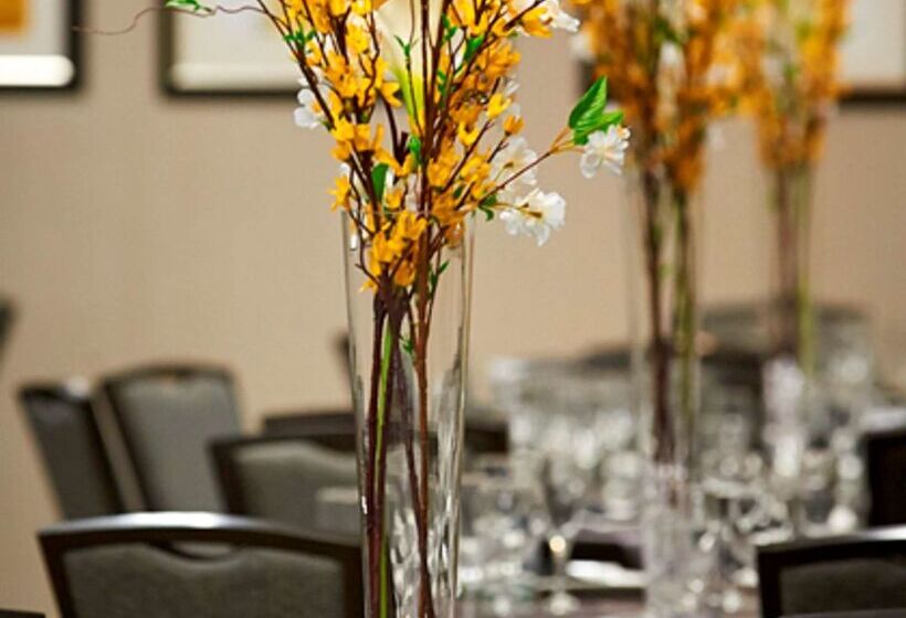 Отель Homewood Suites By Hilton Hamilton, Ontario, Canada