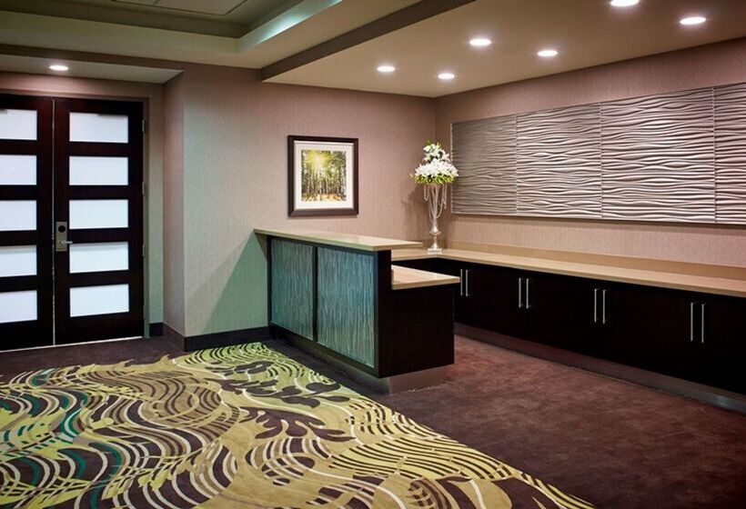 Отель Homewood Suites By Hilton Hamilton, Ontario, Canada