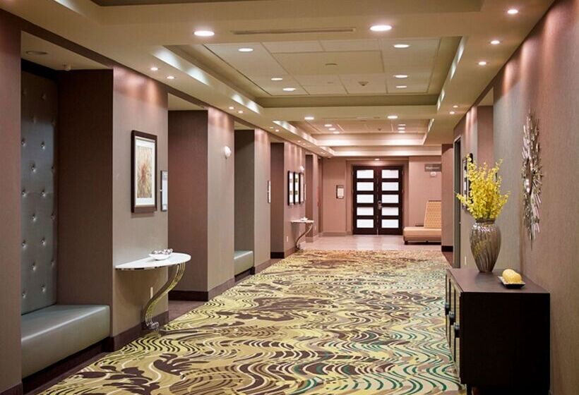 Отель Homewood Suites By Hilton Hamilton, Ontario, Canada