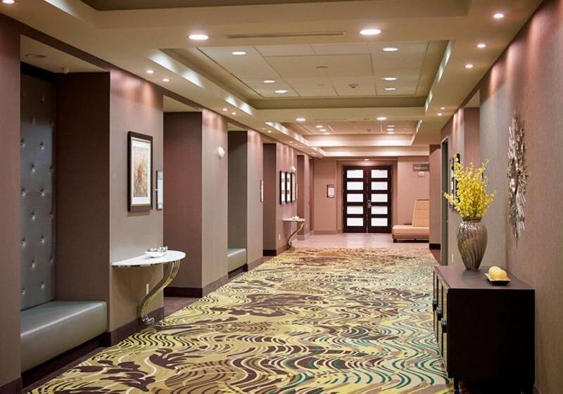 Отель Homewood Suites By Hilton Hamilton, Ontario, Canada