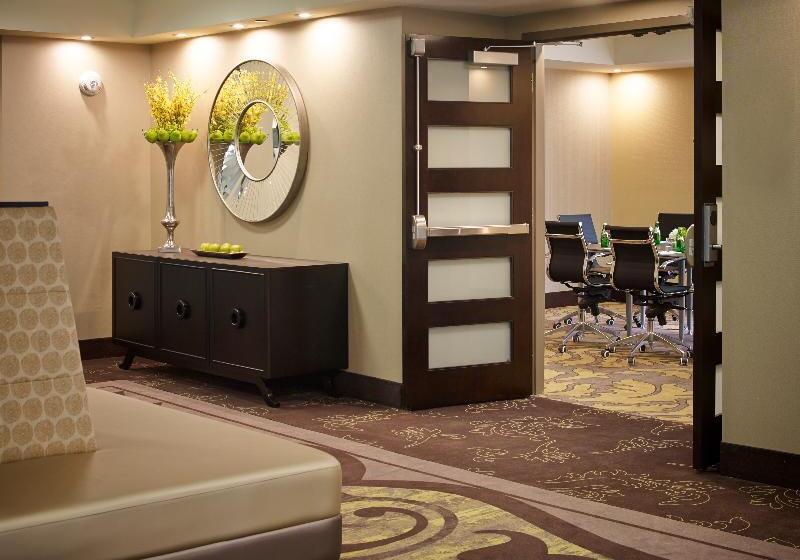 Отель Homewood Suites By Hilton Hamilton, Ontario, Canada