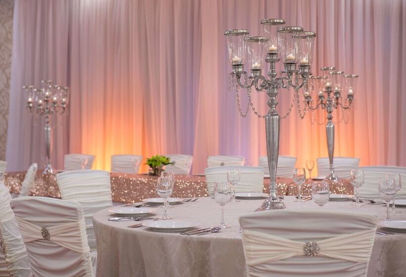 בית מלון כפרי Homewood Suites By Hilton Winnipeg Airport Polo Park, Mb