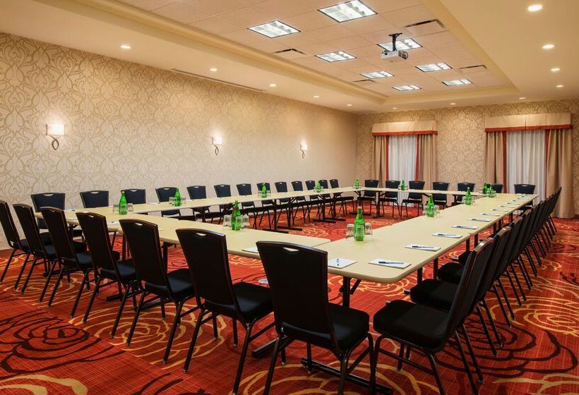 בית מלון כפרי Homewood Suites By Hilton Winnipeg Airport Polo Park, Mb