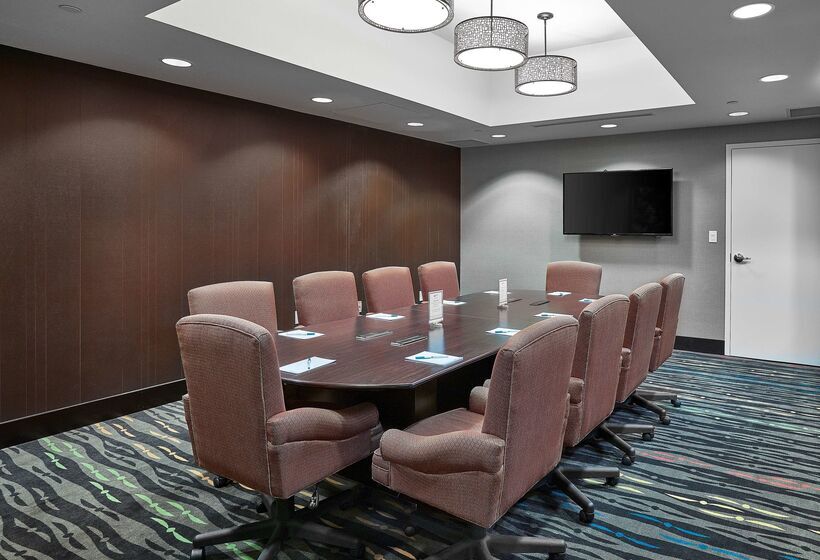 בית מלון כפרי Homewood Suites By Hilton Calgary Airport, Alberta, Canada