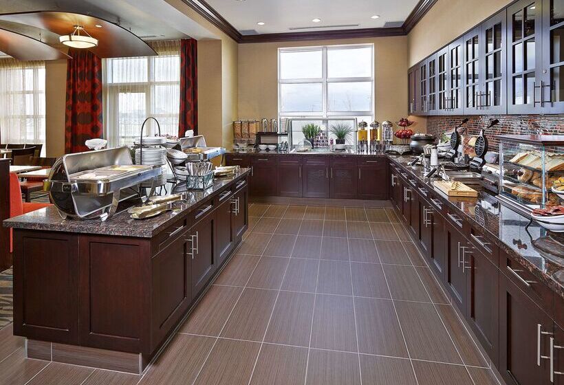 בית מלון כפרי Homewood Suites By Hilton Calgary Airport, Alberta, Canada