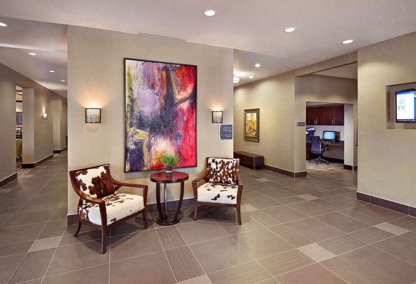 בית מלון כפרי Homewood Suites By Hilton Calgary Airport, Alberta, Canada