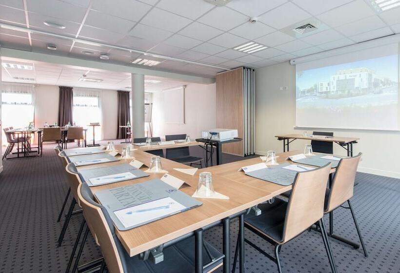 Отель Kyriad La Rochelle Centre  Les Minimes