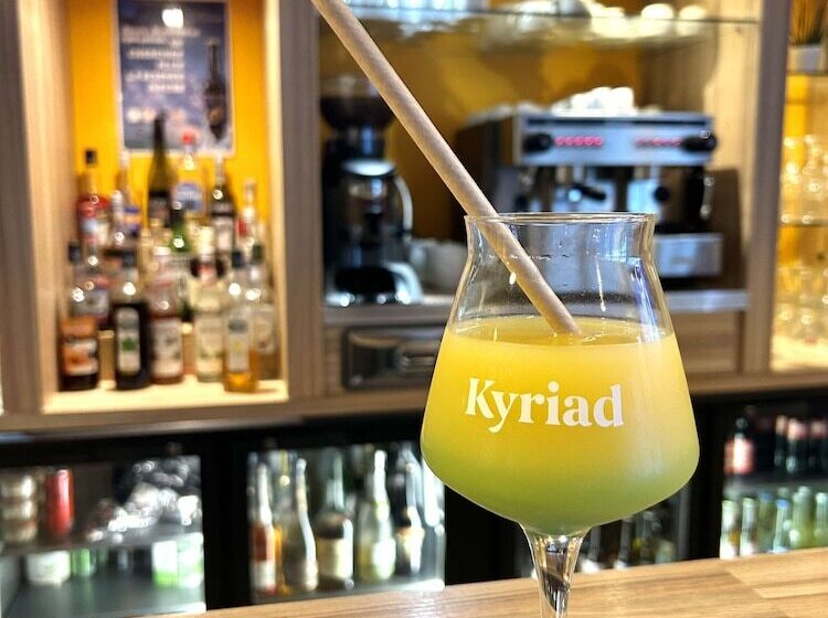 Отель Kyriad La Rochelle Centre  Les Minimes