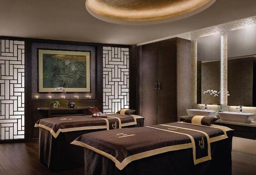 ホテル Langham Place Guangzhou   Walking Distance To Canton Fair & Overseas Buyers Registration Service