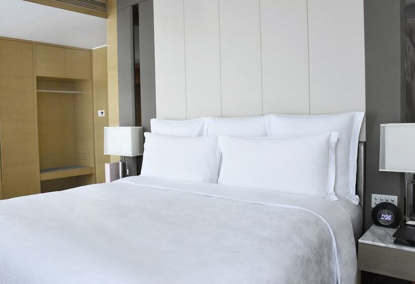 ホテル Langham Place Guangzhou   Walking Distance To Canton Fair & Overseas Buyers Registration Service