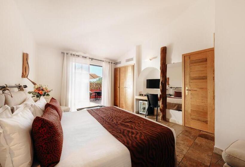 هتل Les Bergeries De Palombaggia