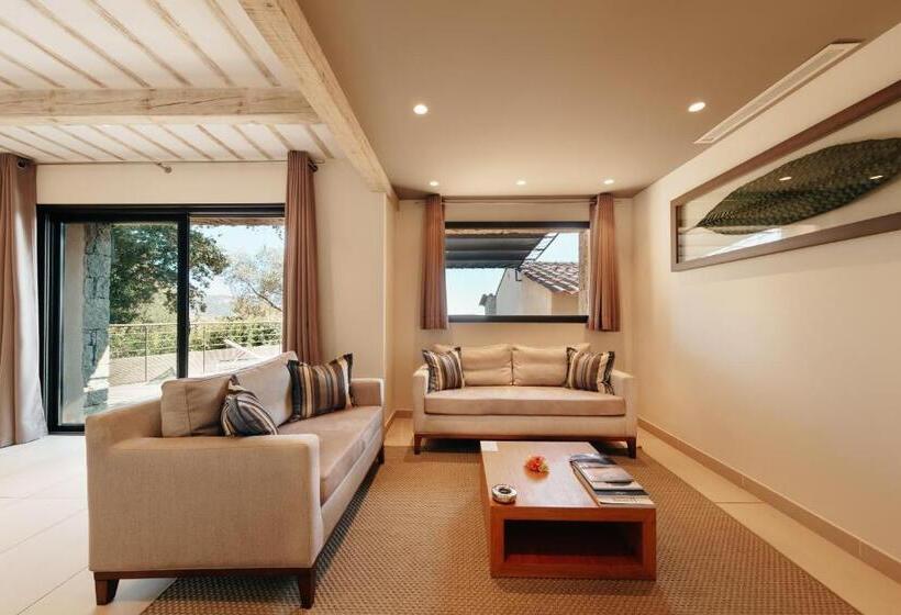 هتل Les Bergeries De Palombaggia