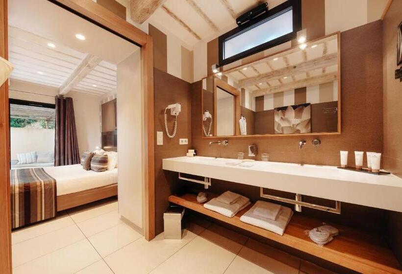 هتل Les Bergeries De Palombaggia