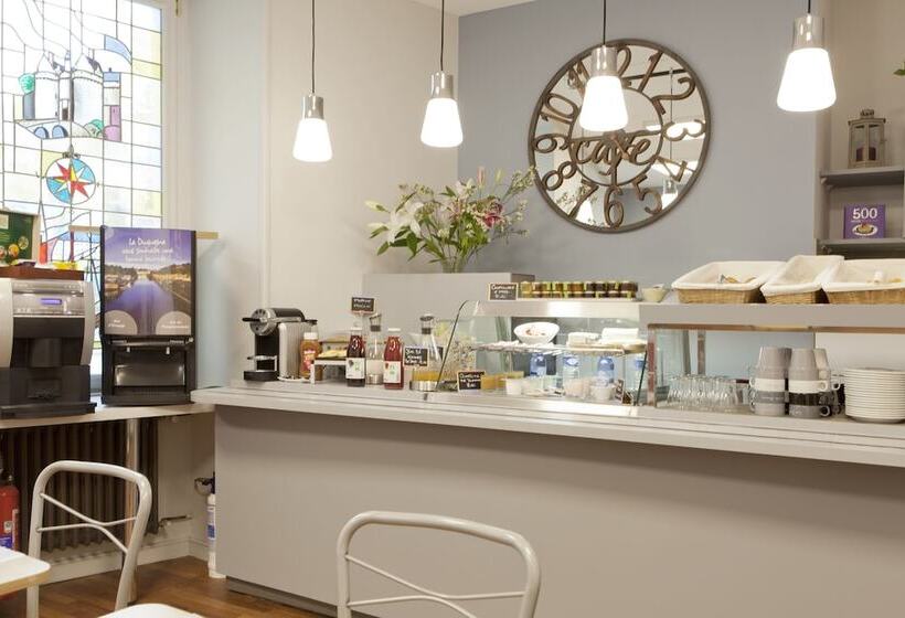 هتل Logis Hôtel Duquesne