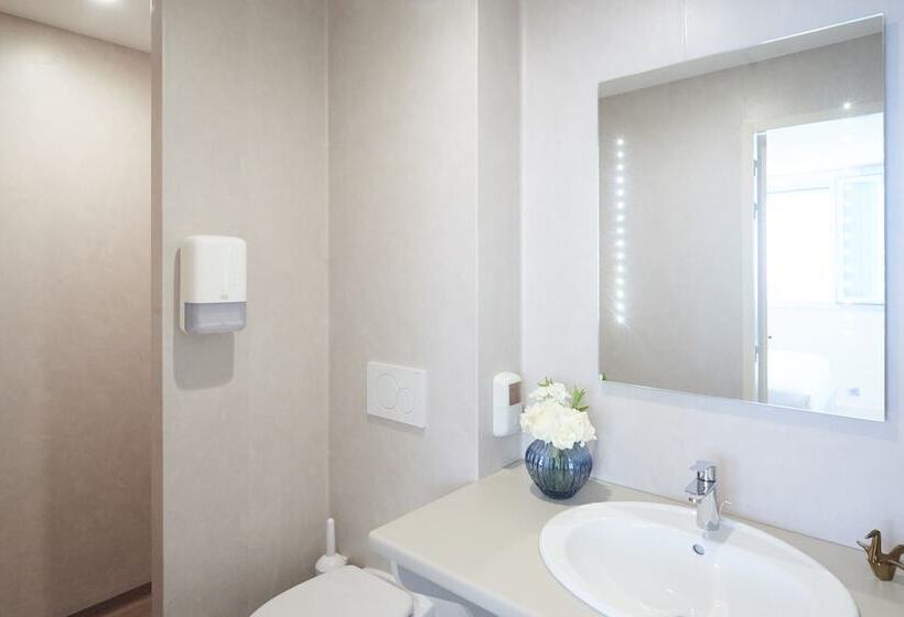 هتل Logis Hôtel Duquesne