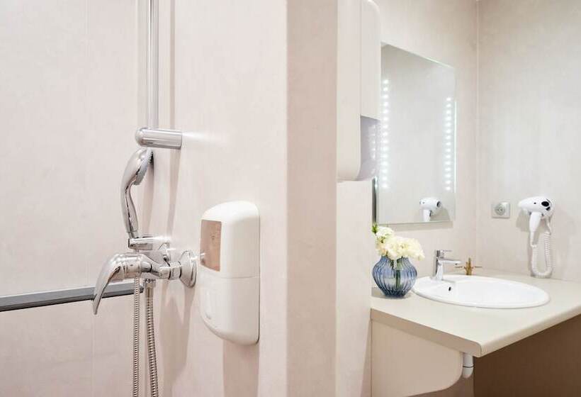 هتل Logis Hôtel Duquesne