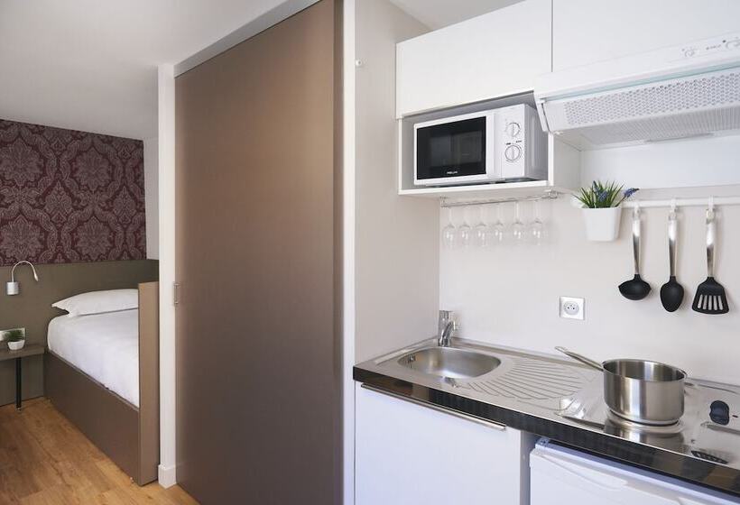 هتل Logis Hôtel Duquesne