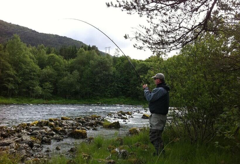 Nordfjord Hotell   Bryggen