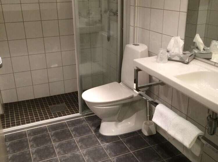 Nordfjord Hotell   Bryggen