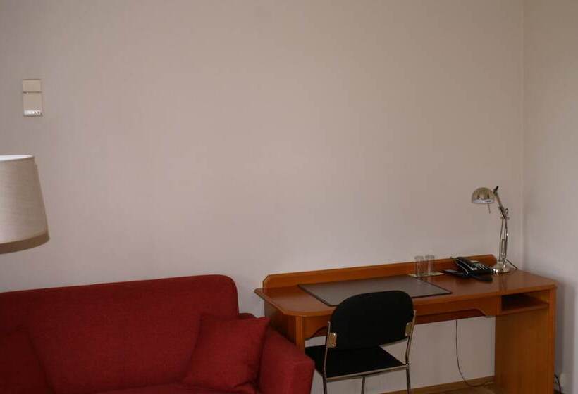 Nordfjord Hotell   Bryggen