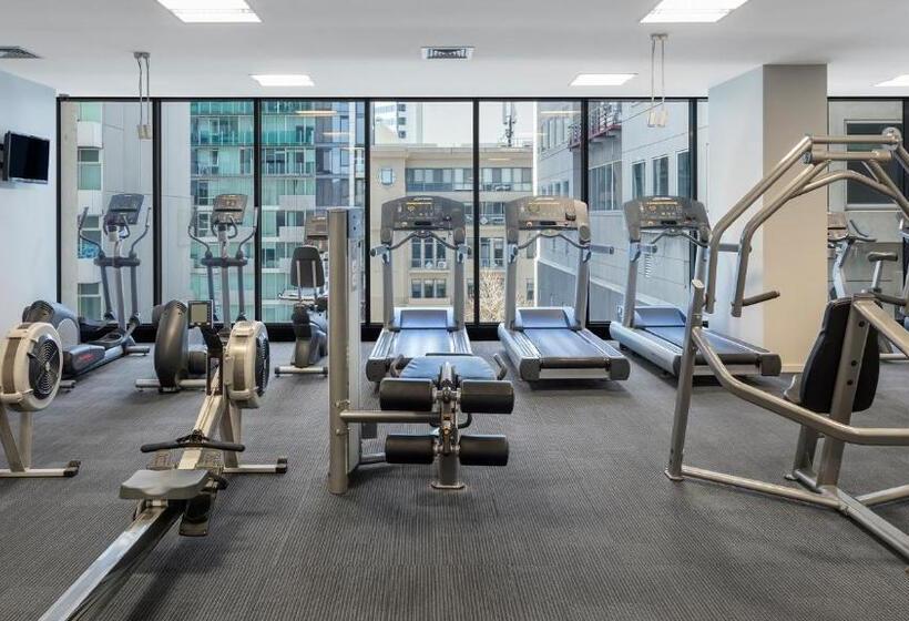 호텔 Oaks Melbourne On William Suites