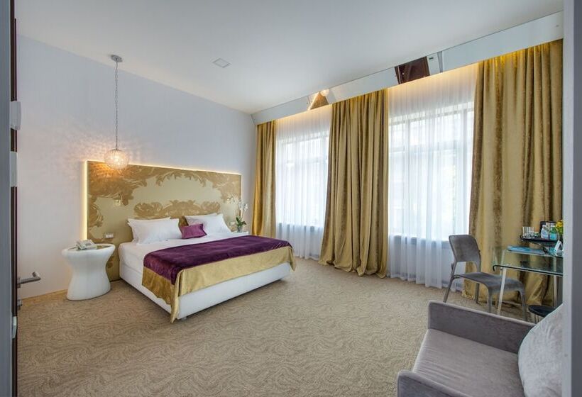 هتل Panorama De Luxe