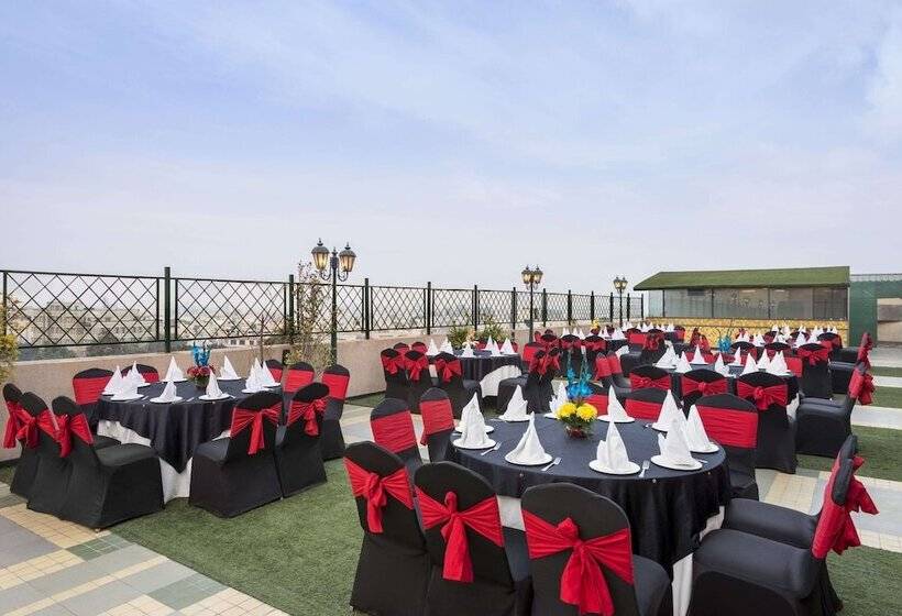 ホテル Ramada By Wyndham Jalandhar City Center