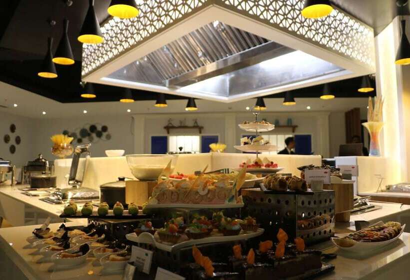 ホテル Ramada By Wyndham Jalandhar City Center