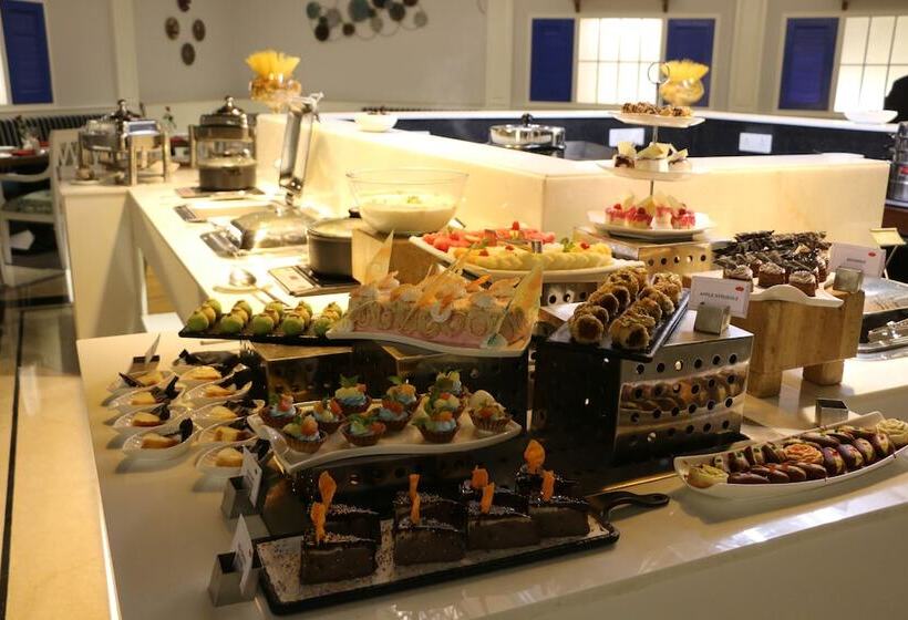 ホテル Ramada By Wyndham Jalandhar City Center