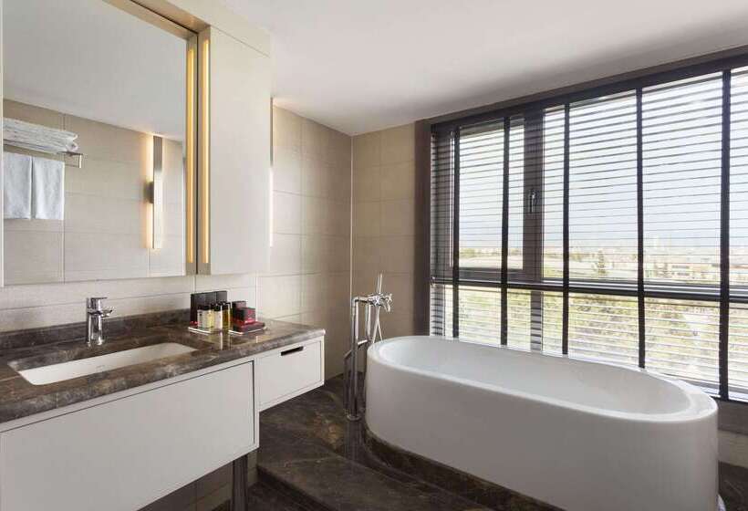 Hotel Ramada Plaza By Wyndham Izmir