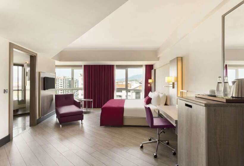 Hotel Ramada Plaza By Wyndham Izmir