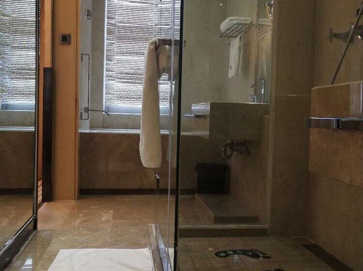 בית מלון כפרי Ramada Plaza Qiandeng Kunshan