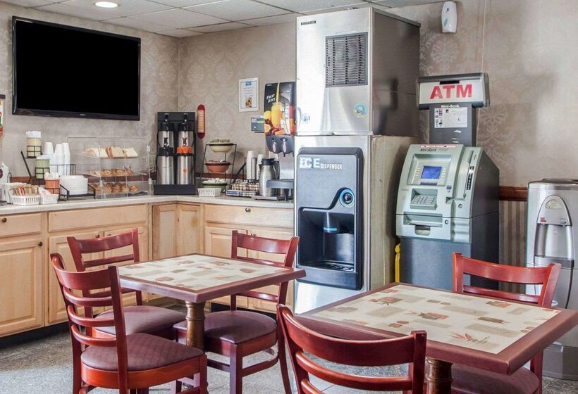 בית מלון כפרי Rodeway Inn