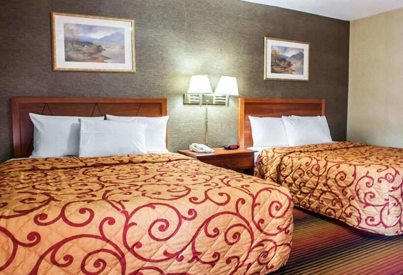 בית מלון כפרי Rodeway Inn