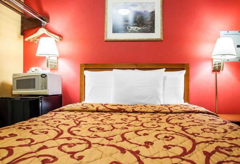 בית מלון כפרי Rodeway Inn