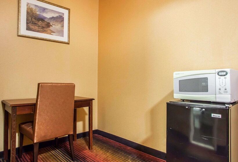 בית מלון כפרי Rodeway Inn